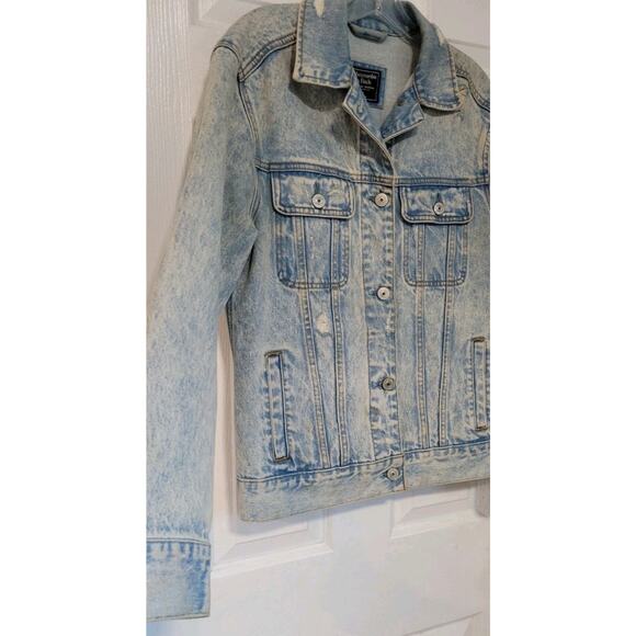 Abercrombie and Fitch Distressed Denim Jacket Oversized Womens Size Small - Picture 3 of 6